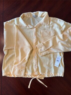 Green Goddess Pale Yellow Button-Front Drawstring Shirt